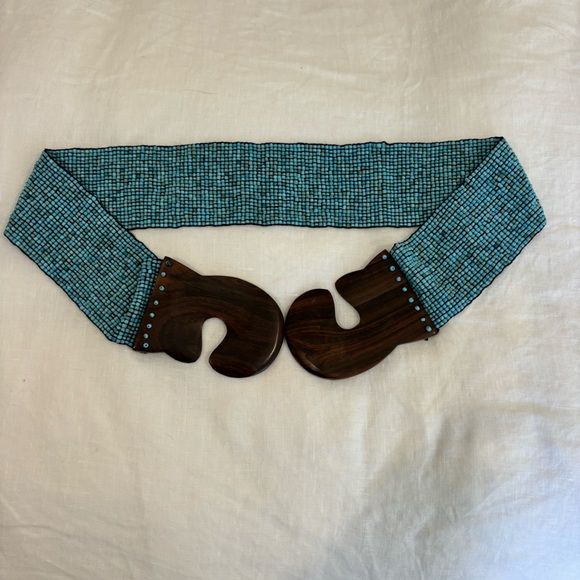 NWOT Turquoise Beaded Elastic Belt with Wooden Buckle - Picture 4 of 5